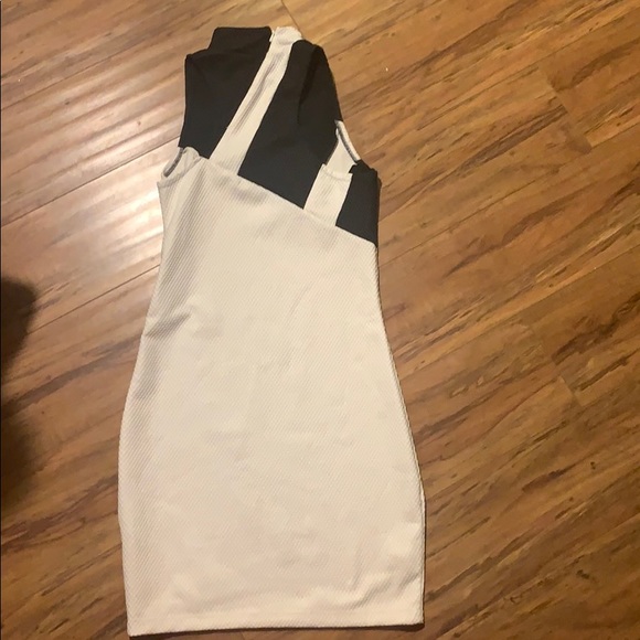 Dress - Picture 3 of 5